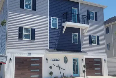 Image de 402 Bay Front Rd Water & Beach Front Broadkill Pet Friendly Sleeps 12 4Bed 4Bath