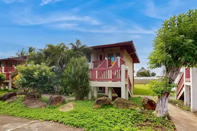 Image de Ocean view condo near beach & dining, beach chairs & gear provided