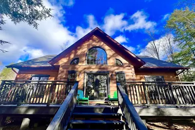 Image de Luxury Muskoka Lakefront Loghaus | 6br, 4ba, Pet Friendly Retreat