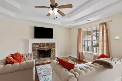 Image de Opuluxe Cozy Covington Home