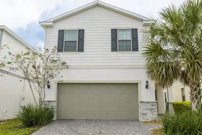 Image de Beautiful and luxurious 5 bedrooms house, private pool, gated community