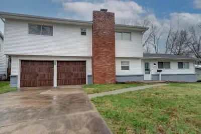 Image de Ohhhh Soo Cozy Large & In Charge 4 bedroom home\n