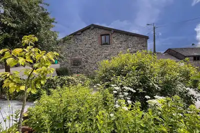 Image de Maison avec poêle à bois & jardin spacieux
