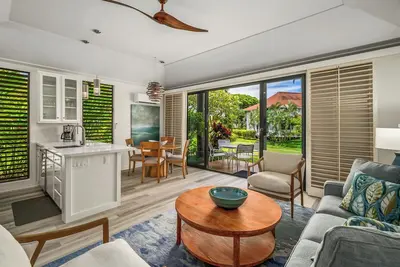 Remodeled #56, Ac, grnd flr end unit, ideal location!