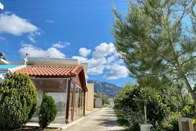 Image de Family Friendly Apartment, in nature, w/ yard '5'\n\n