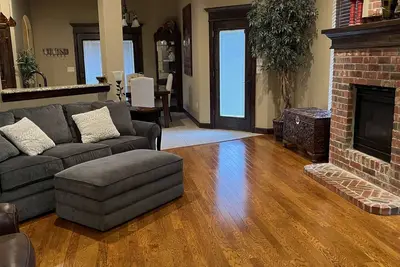 Image de Pet Loving, Fenced, Garage, Near I-35, Uco, Ocu, Lazy E, 3 comfortable beds