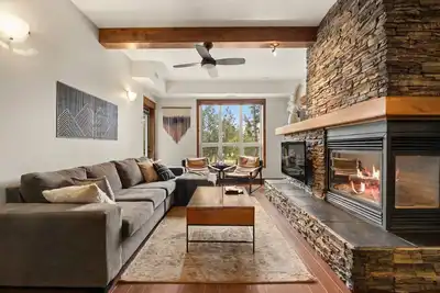 Image de Caribou Pines | Outdoor Pool & Hot Tub | Fireplace