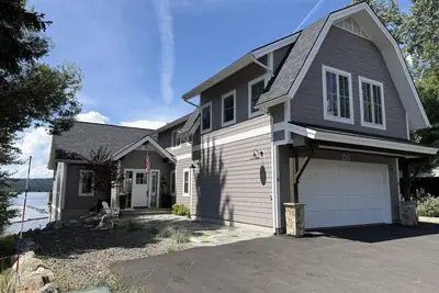 Image de Large, brand new, perfectly located lake house in McCall