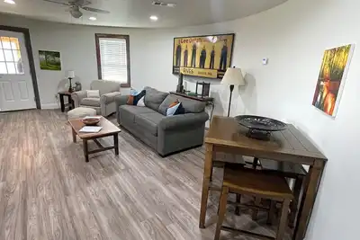 Image de Soybean Bin Cozy Grain Bin retreat on a mini working farm.