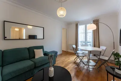Image de Champs Elysees - Appartement de Luxe - 2 Chambres