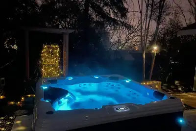 Image de Cozy 5br Ranch Home with Hot Tub in Quiet Folsom Neighborhood