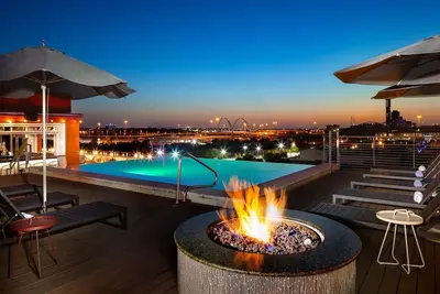 Image de Dallas Urban Retreat: Stylish Flats for Art Lovers! Rooftop Edge Pool