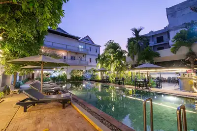 Image de A family room with a private room suitable for a family of 5 members