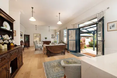 Image de Sandringham Royale - A great Bayside home and close to everything