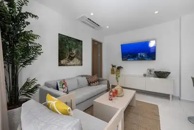 Image de Modern Luxury Condo Resort & Pool Amenities  Gym