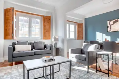 Image de Blueground | Campo de Ourique, fully furnished