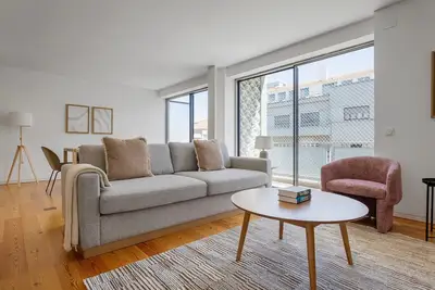 Image de Blueground | Santo António, totally furnished