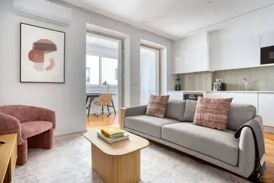 Image de Blueground | Campo de Ourique, fully furnished