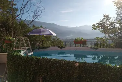 Image de Apartment with pool, Aircon & mountain views