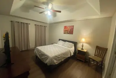 Image de Gorgeous spacious manor house close to Uncc and uptown Charlotte