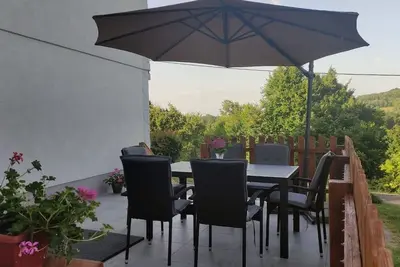 Appartement de deux chambres avec la terrasse Slunj, Plitvice (A-22111-a)