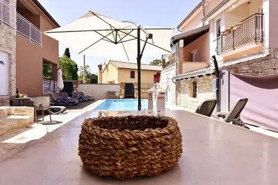 Appartement de deux chambres avec la terrasse Tar, Porec (A-22756-d)