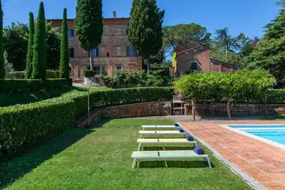 Image de Elegant villa with pool & private park in Lucignano