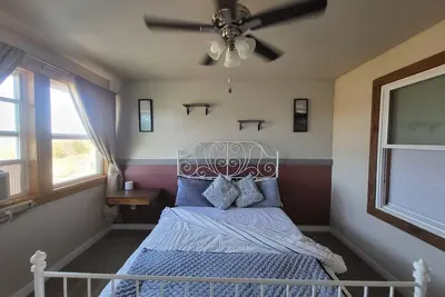 Cottage No. 3 on ranch with Fishing and Camping