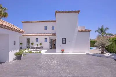 Image de Ideal contemporary renovated villa for sophisticated travelers