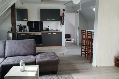 Image de Helle Freundliche Ferienwohnung im Obergeschoss an der Leine