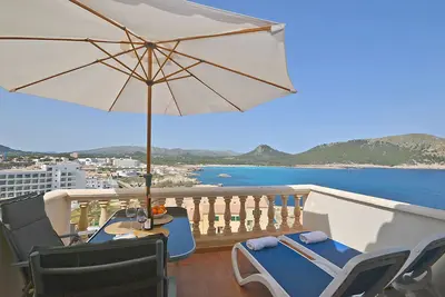 Image de Perleta - Appartement avec vue sur la mer et piscine commune à Mallorca