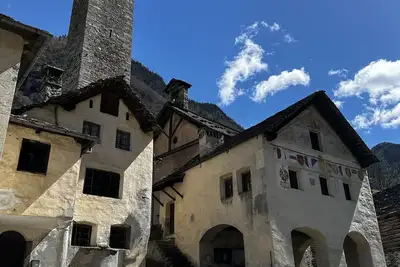 Image de Grosszügiges Ferienhaus für Wildromantischen Urlaub im Val Lavizzara