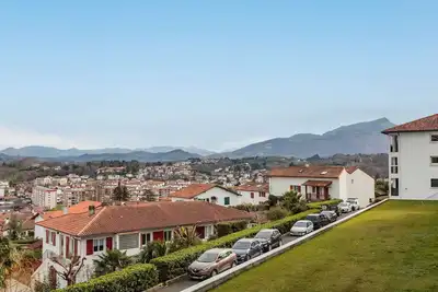 Appartement lumineux à quelques pas du centre de Ciboure avec Wifi et balcon