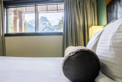 Image de Canmore - Copperstone #3203 - 2 Bedroom + Den