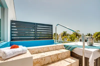 Image de Flash Sale! Luxury Penthouse: Island Tranquility, Personal Plunge Pool