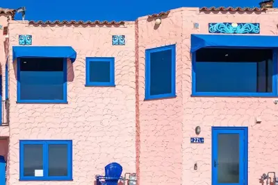 Image de Pink Venetian (Upper Unit)