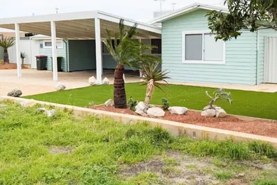 Image de A Golden Barrel - A spacious Lancelin holiday home.