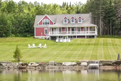 Image de Lakefront adventure home with kayaks, dock, & wood fireplace, - dog-friendly