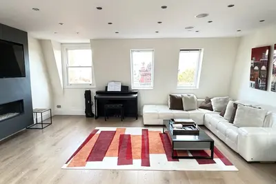 Image de Beautiful 3 bedroom apartment in the heart of Pimlico. Close to everything!
