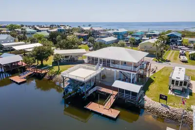 Image de Flamingo House Dock In Service