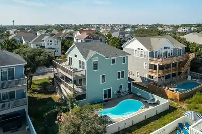 Image de Oceanside home with private pool, hot tub, & rec room!