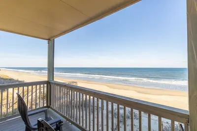 Image de Oceanfront condo with community pool in the heart of Kdh!