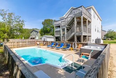 Private pool & hot tub at this oceanside home in Duck!