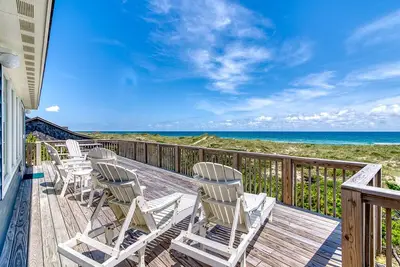Image de Gorgeous updated oceanfront home in Hatteras with incredible views!