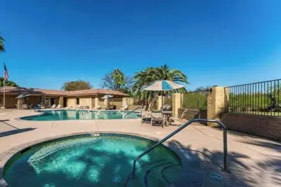 Image de Scottsdale Getaway, Walking Distance to Old Town, sleeps 6, all ages welcome