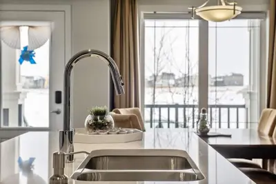 Image de Entire Home » Garage » Airport » No Cleaning Fee