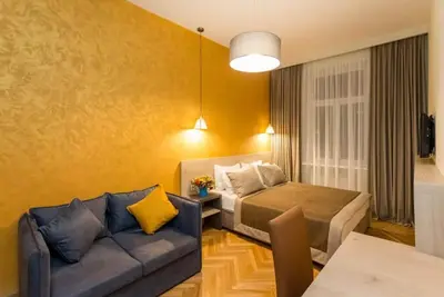 Image de Luxury 3 Br apartment by Freedom square City Center\n