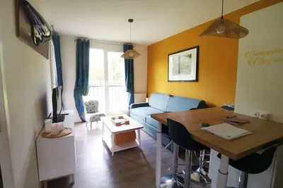 Image de Nouveaute  A 2 Pas De HONFLEURcompagnons à 4 pattes bienvenus aussi!