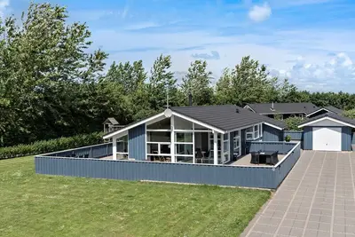 Image de Superbe maison à Tarm avec sauna