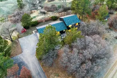 Image de Wilderness Haven with Hot Tub in Franktown